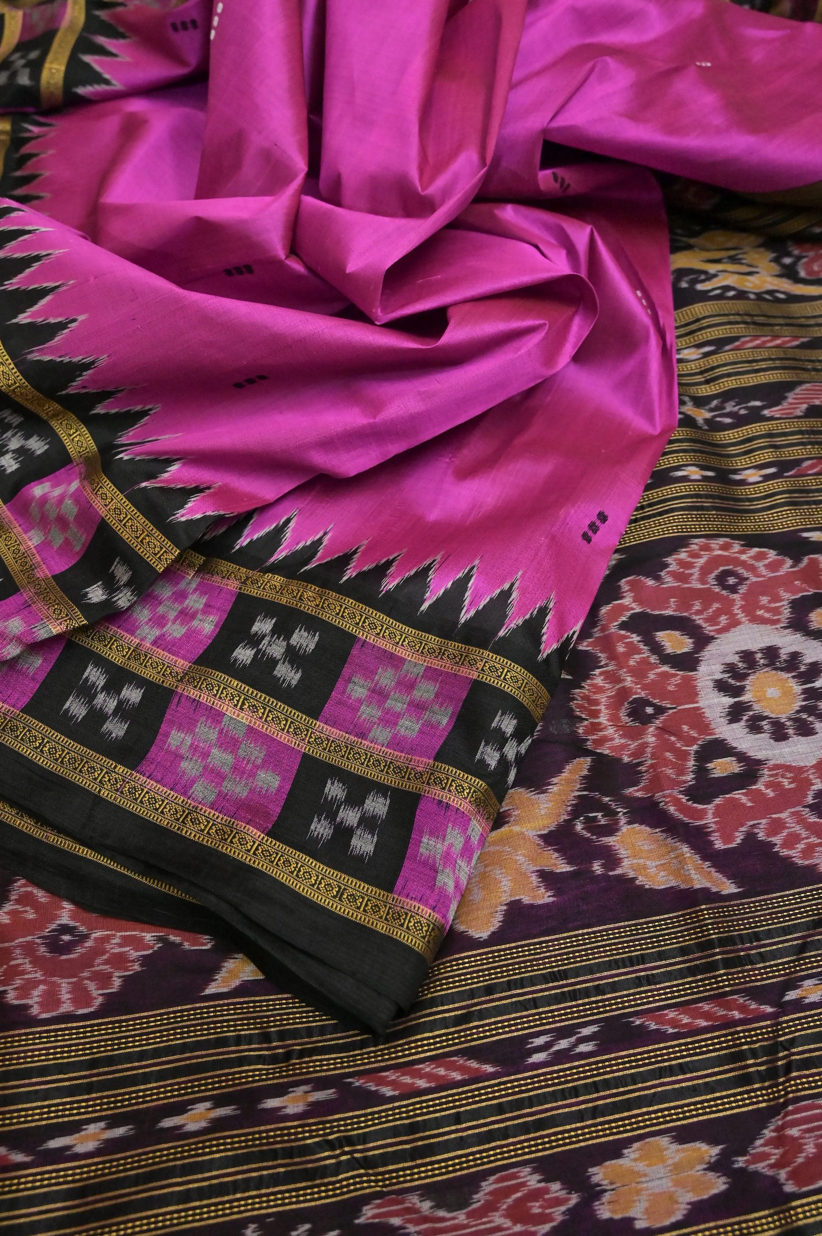 Magenta Color Sambalpuri Silk Saree with Double Pasapalli Border