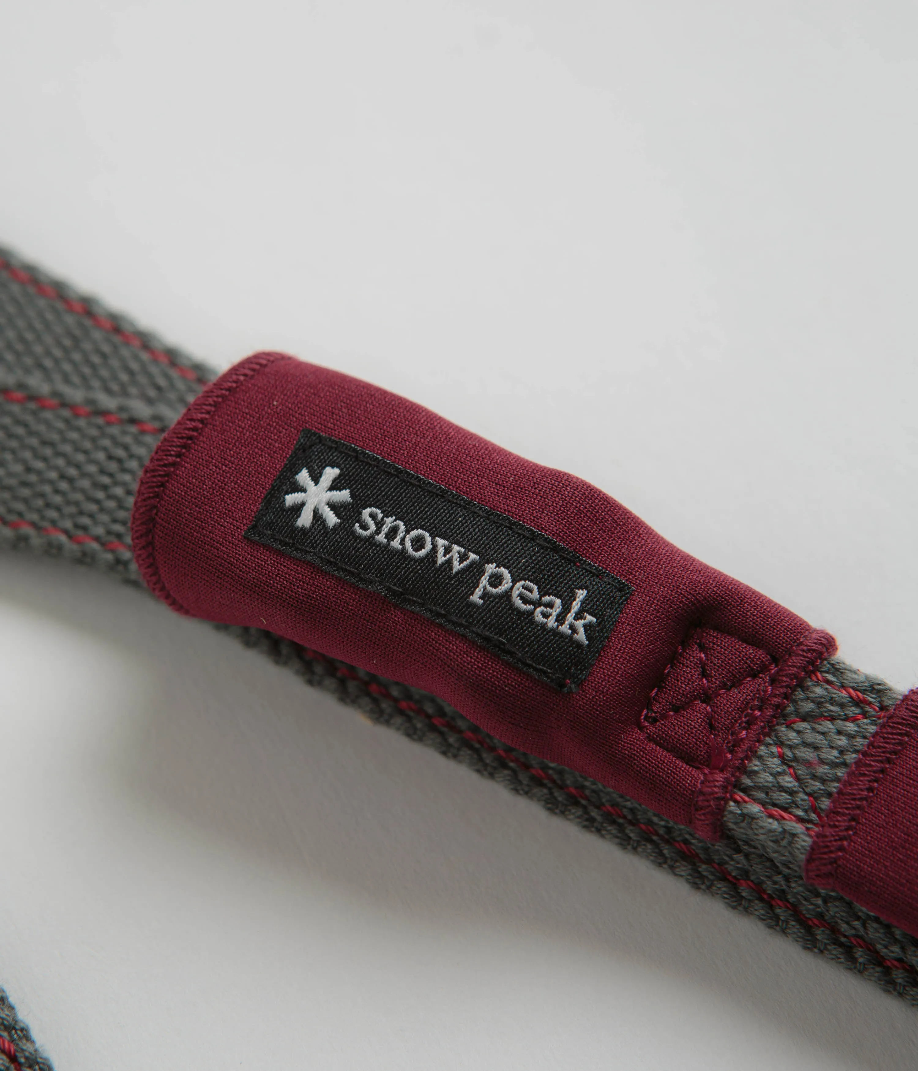 Snow Peak Soft Medium Dog Lead - Grey / Red